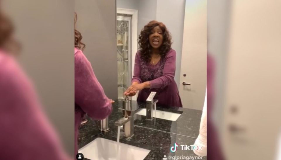 Gloria Gaynor lancia #iwillsurvivechallenge
