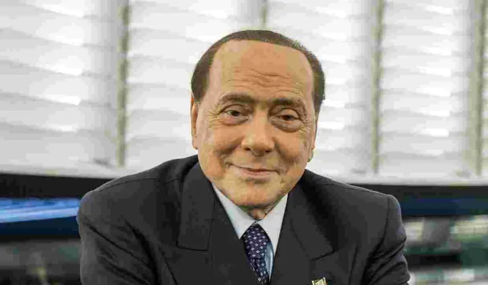 Berlusconi dona 10 milioni alla Regione Lombardia 