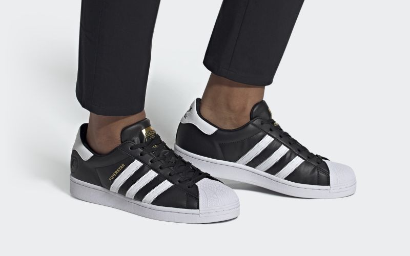 Adidas per la moda etica: le iconiche sneakers diventano vegane