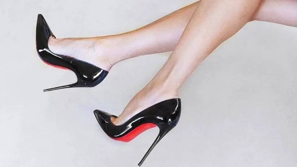 Perchè le Louboutin hanno la celebre suola rossa