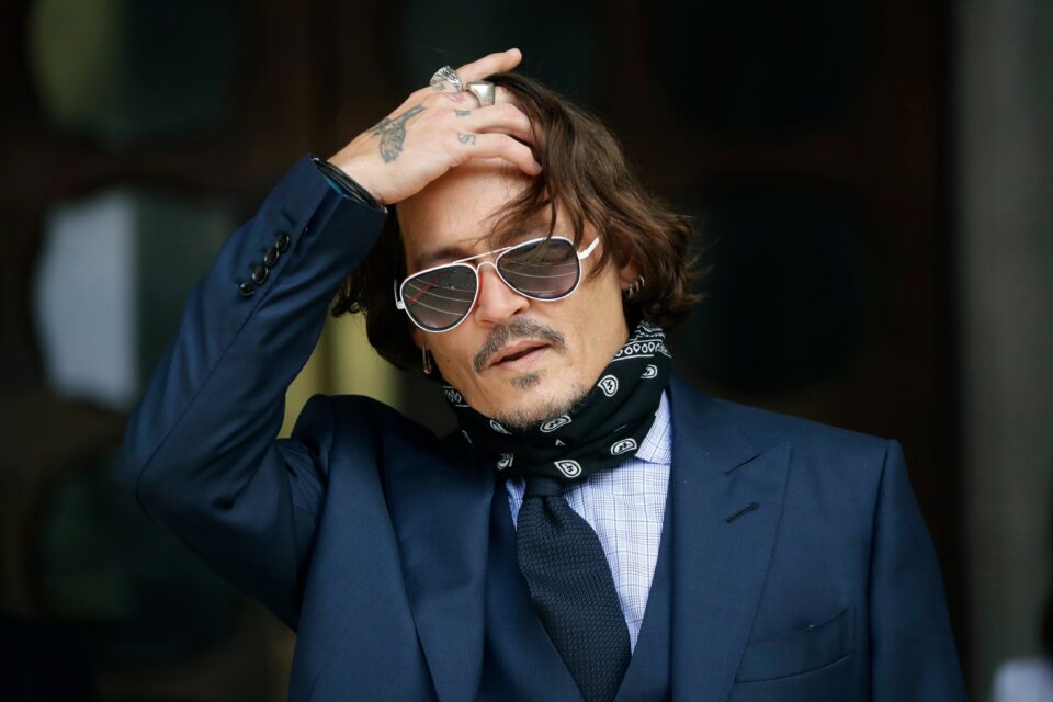 Johnny Depp rinuncia ad Animali Fantastici ma incassa 8,5 milioni