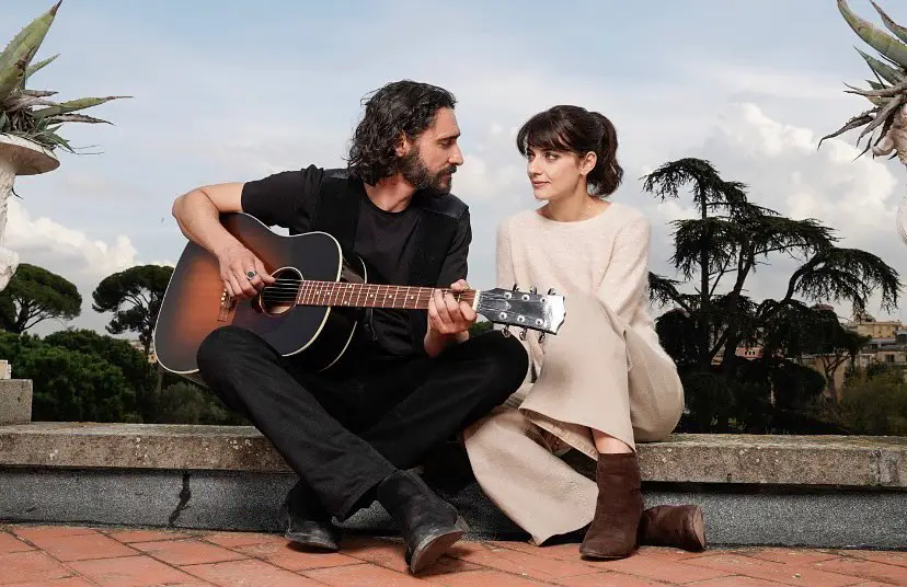 Marco Cocci e Barbara Ronchi, chi sono i due protagonisti di "Sulle Nuvole" di Tommaso Paradiso