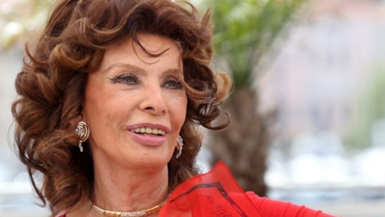 “Portandomi dentro questa magia”: la biografia di Sophia Loren con la prefazione di Ludovica Nasti