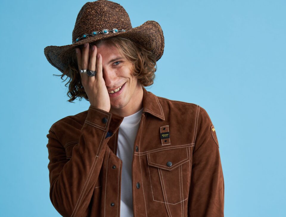 "Smile", gli scatti di James Mollison nella campagna Blauer USA SS21