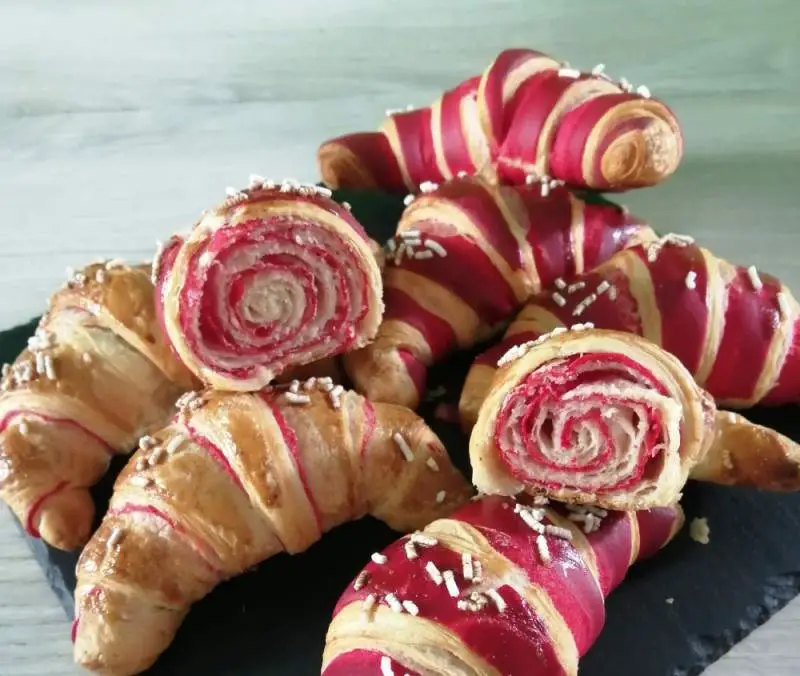 Croissant bicolore, la ricetta dello chef Samuele Calzari di "Bake Off Italia"