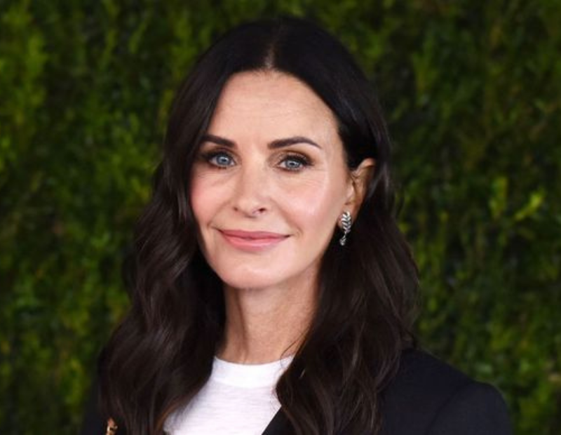 Courtney Cox e il tutorial per un trucco in 5 minuti