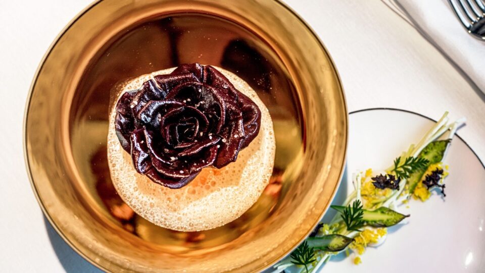 Rosa di Gorizia, Salmerino e Asparagi: ricetta di chef Alfio Ghezzi