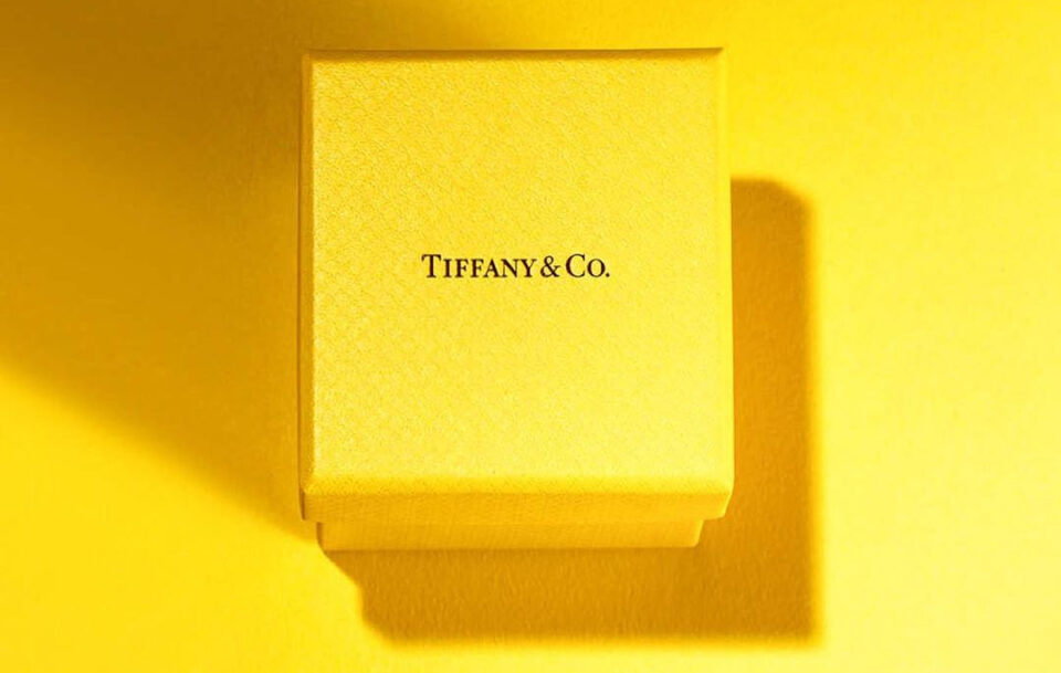 Tiffany, il nuovo logo giallo: pesce d'aprile o novità?