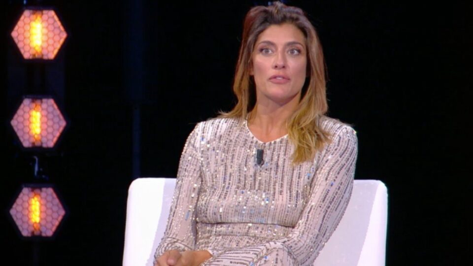 Elisa Isoardi, l'abito argento Elisabetta Franchi
