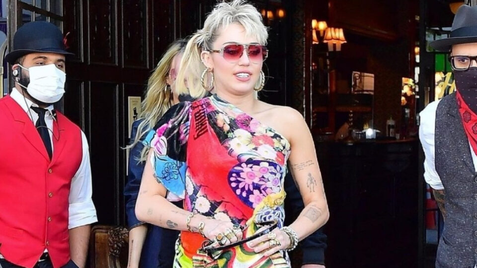 Miley Cyrus conquista i fan con il nuovo look