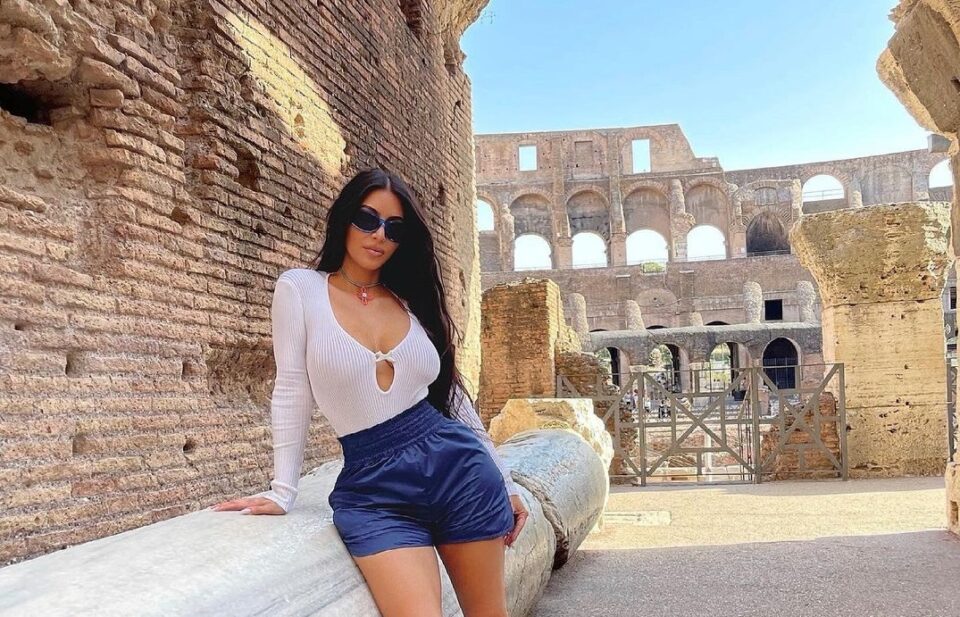 Kim Kardashian è a Roma. Gli scatti social