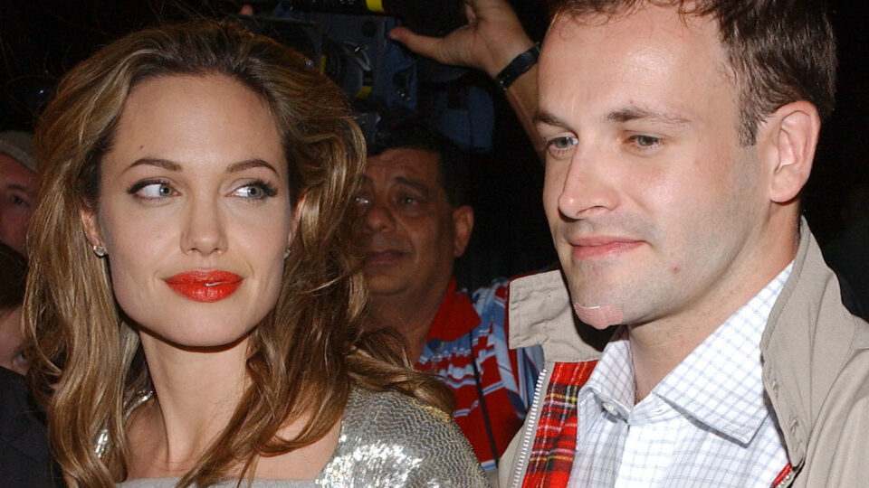 Angelina Jolie e Jonny Lee Miller di nuovo insieme?