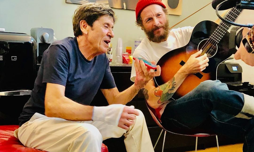 Jovanotti compie 55 anni. La sua vita tra musica, famiglia e battaglie civili Gianni Morandi, "L'allegria" è il brano scritto per lui da Jovanotti