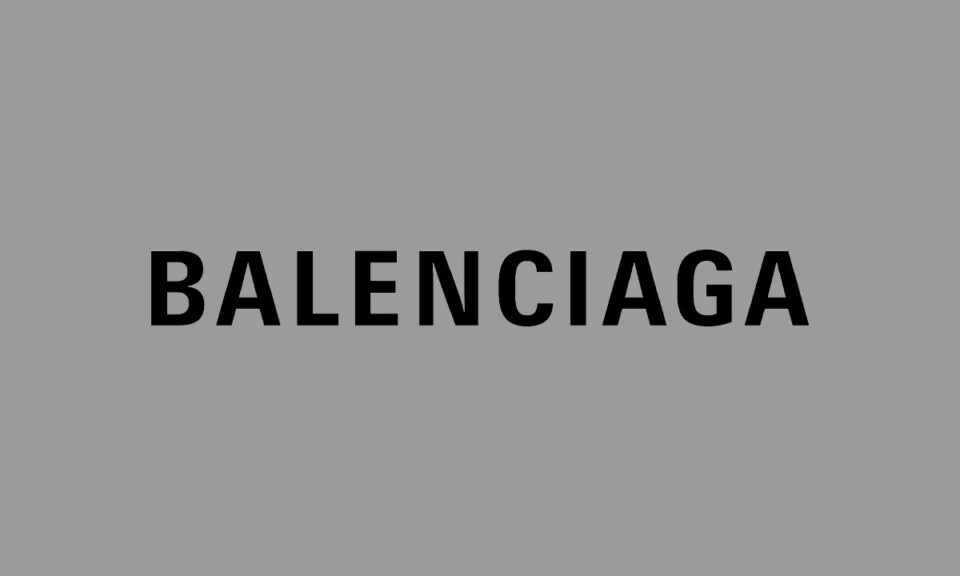 Balenciaga esce di scena dai social