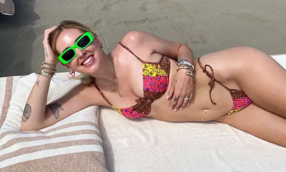 Chiara Ferragni, il bikini etno chic estate 2021