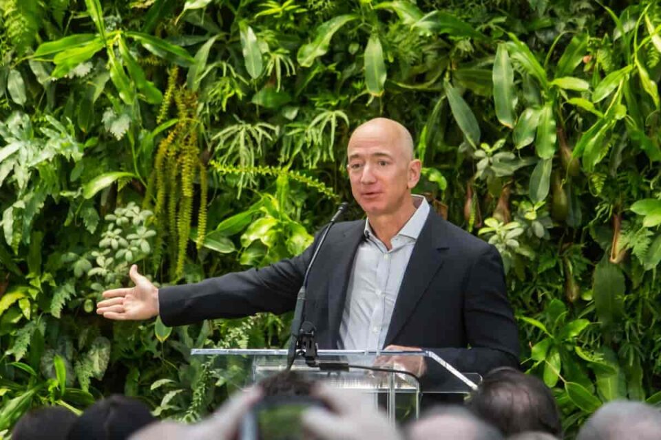 Jeff Bezos dona 100 milioni di dollari all’ONG World Central Kitchen
