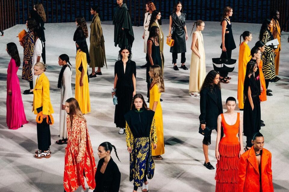 Proenza Schouler, la sfilata SS22 a New York