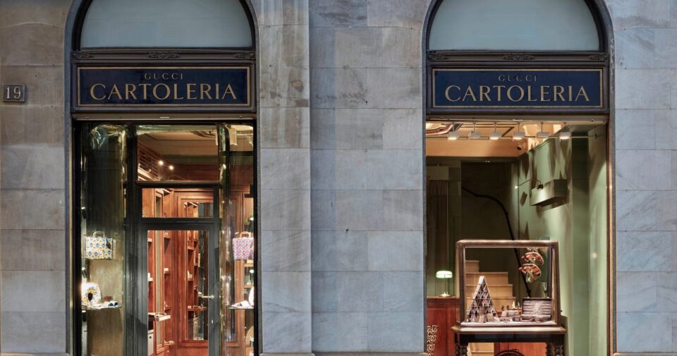 Gucci, a Milano la cartoleria temporary store
