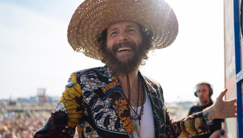 Jovanotti compie 55 anni. La sua vita tra musica, famiglia e battaglie civili