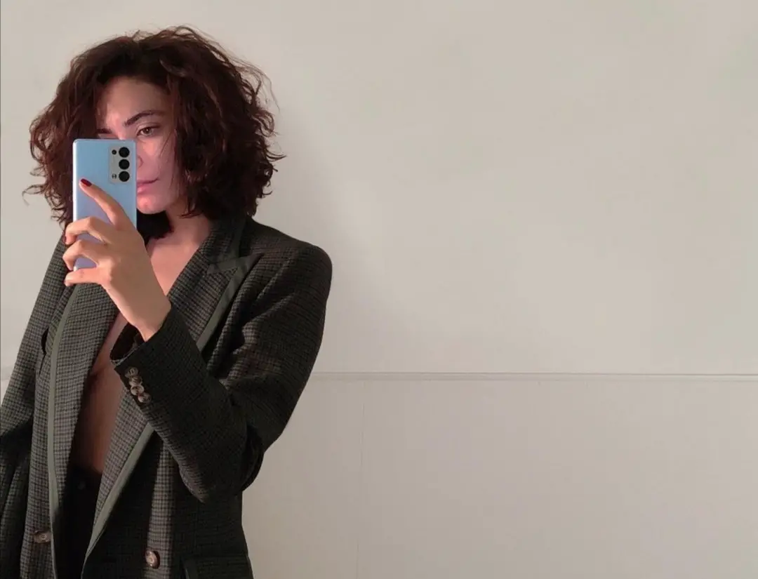 Elodie cambia look e sceglie un wavy bob