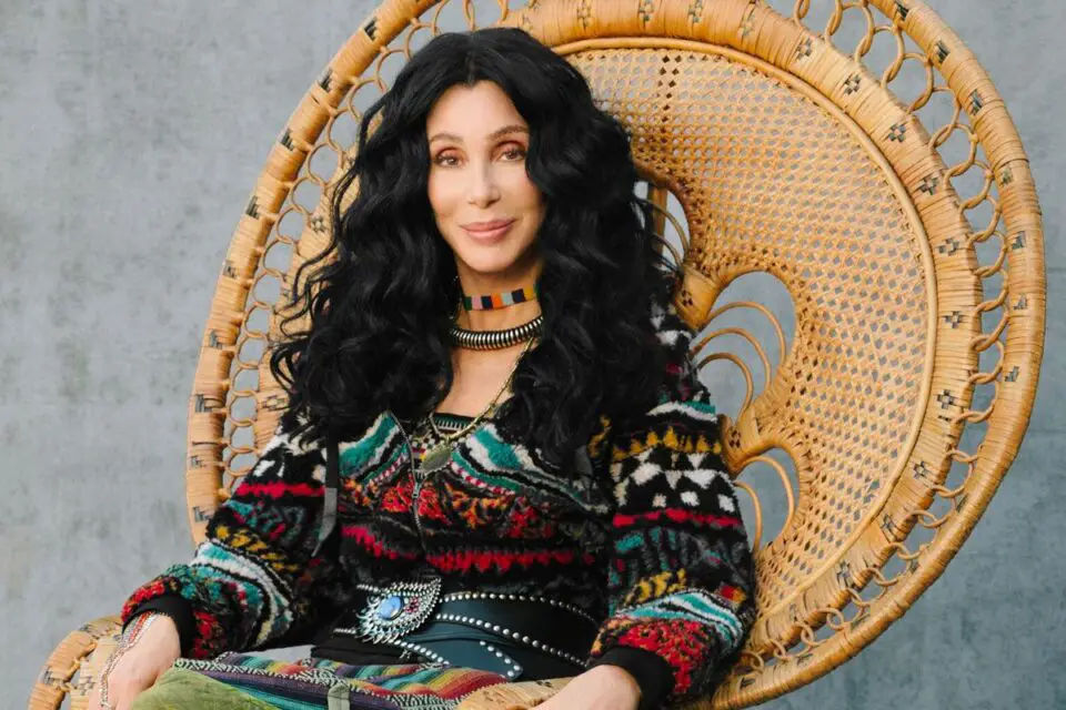 UGG, Cher protagonista della campagna Primavera 2022