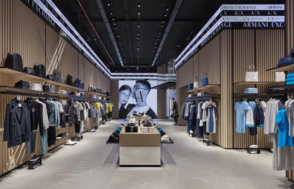 Armani Exchange apre il primo negozio a Milano