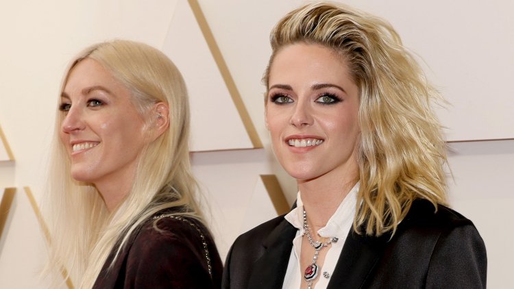 Kristen Stewart con la fidanzata Dylan Meyer agli Oscar 2022