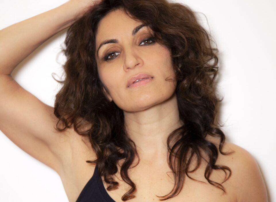 Paola Lavini, intervista esclusiva all'attrice de "La Ballata dei gusci infranti" e "Anima Bella"