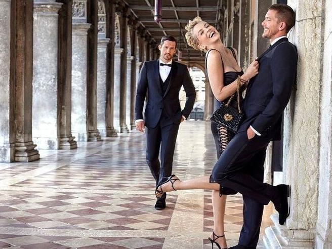 Dolce & Gabbana, Sharon Stone è il volto SS22 per la Devotion bag