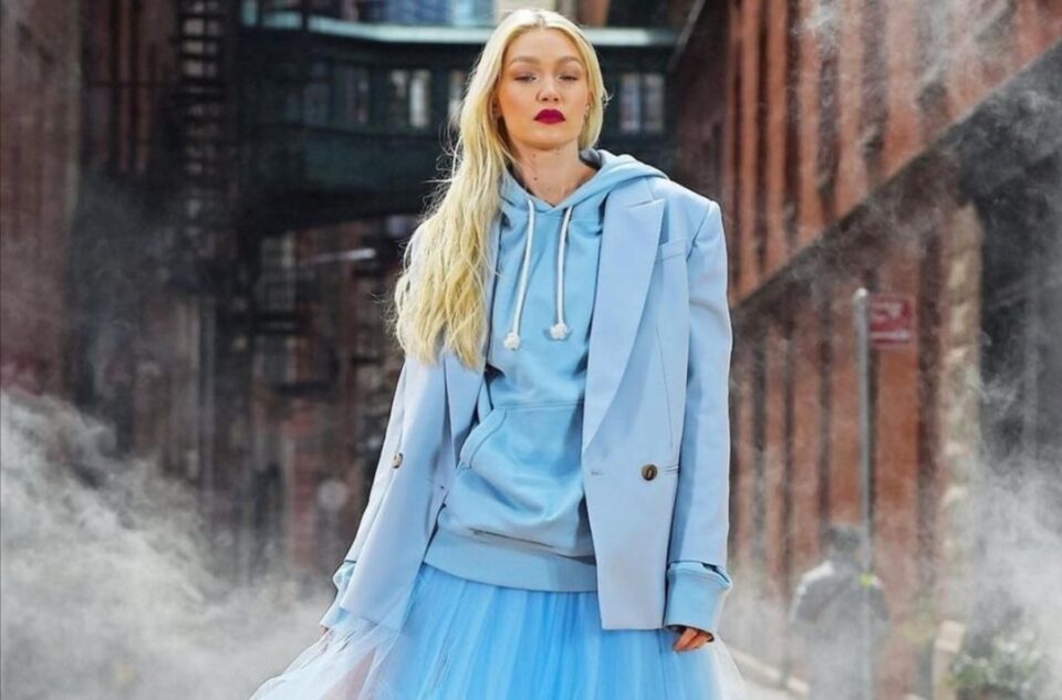 Gigi Hadid come una Cenerentola moderna per Maybelline