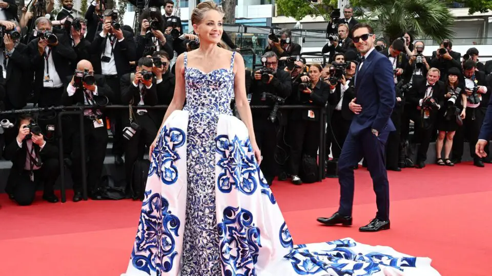 Cannes 2022, Sharon Stone una regina in Dolce & Gabbana