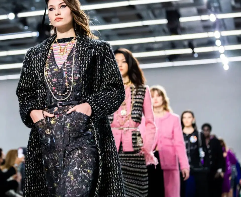 Chanel torna a sfilare a Firenze con i Métiers d’Art