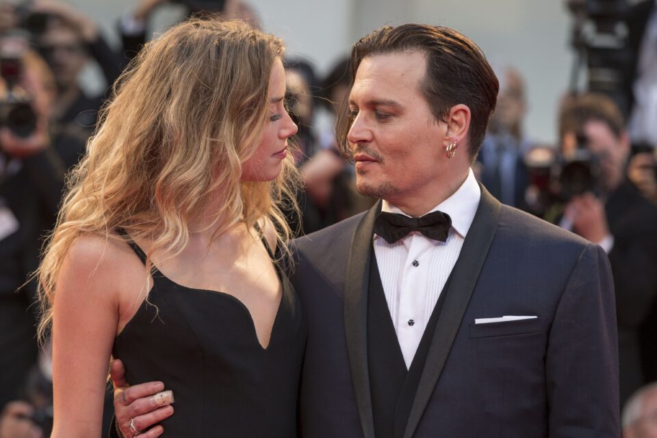 Amber Heard: «Amo ancora Johnny Depp»