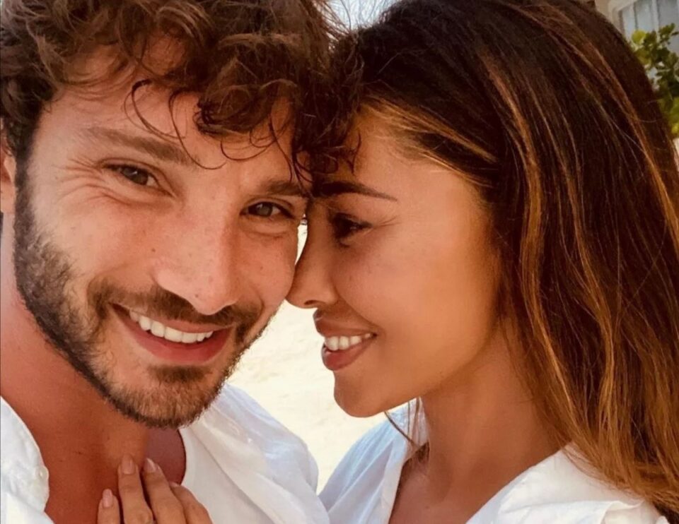 Belén Rodriguez e Stefano De Martino di nuovo insieme, la foto del bacio