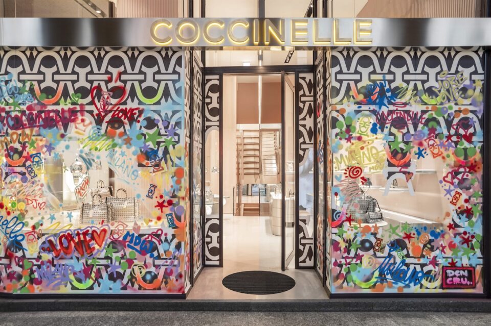 Coccinelle, il Monogram sulle boutique di Milano, Bologna e Firenze