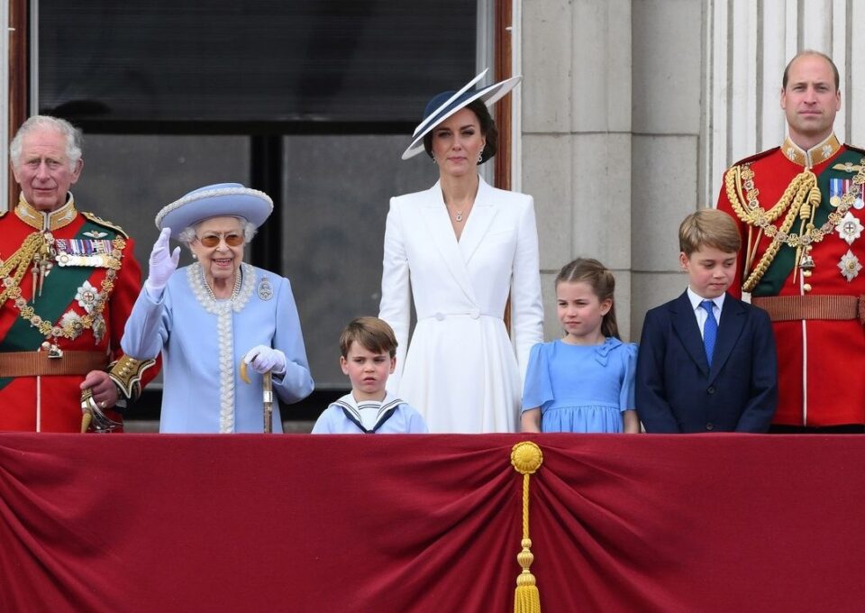 Kate Middleton, l'abito bianco al Giubileo di Platino