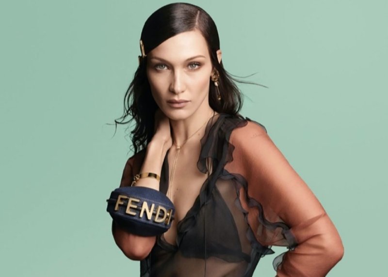 Fendi, Bella Hadid volto della campagna FW22-23