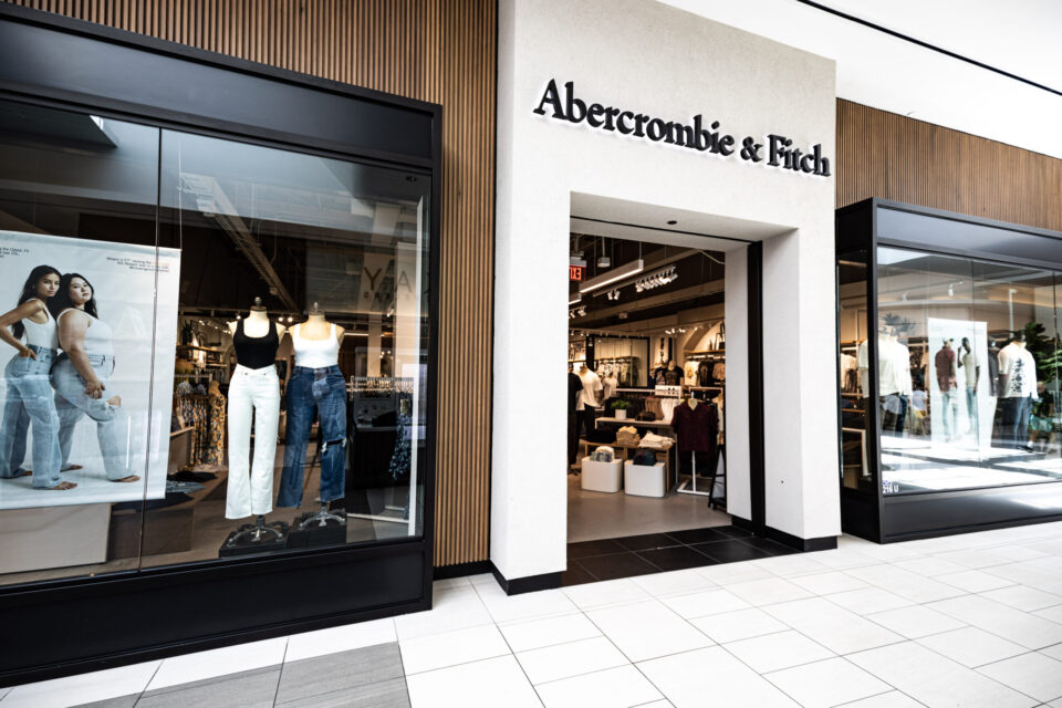 Abercrombie & Fitch riapre uno store a Milano