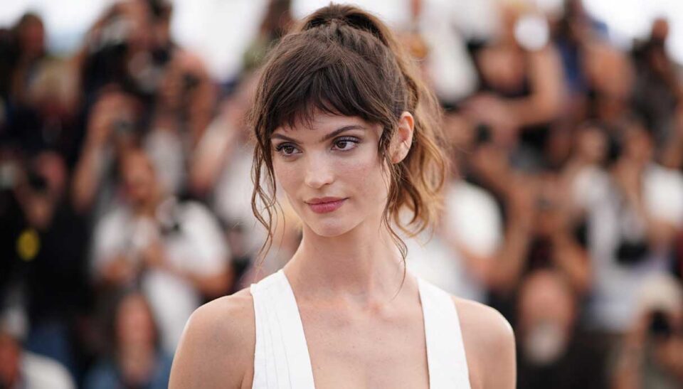 Addio a Charlbi Dean, l'attrice morta a 32 anni