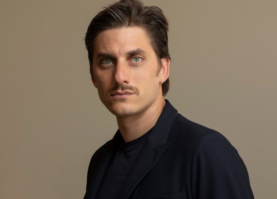 Luca Marinelli sarà Mussolini in una serie Sky