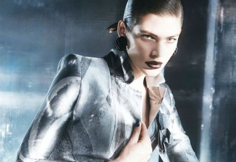 Valentina Sampaio nella campagna Giorgio Armani