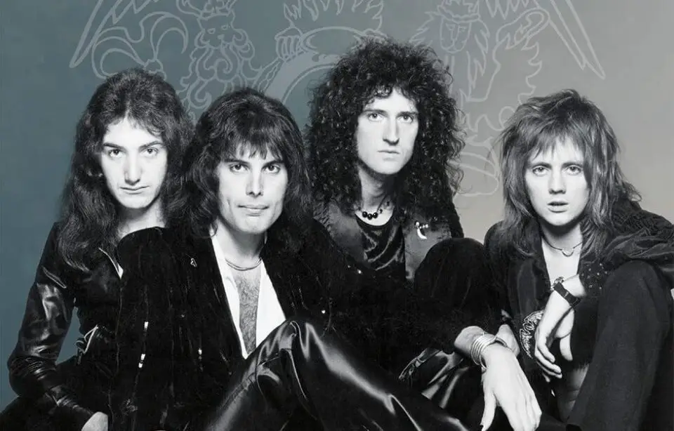 "Queen – As It Began", la bio ufficiale della band