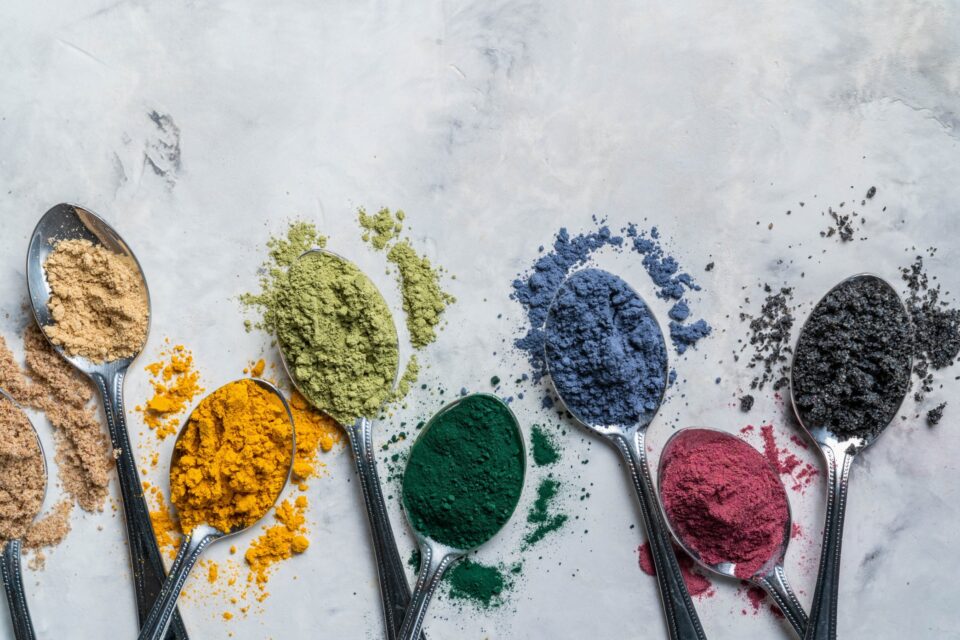 Dieta, nel 2023 largo ai superfood