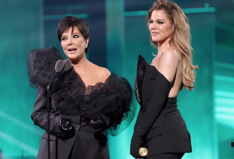 Khloé Kardashian e Kris Jenner: look coordinato ai People's Choice Awards
