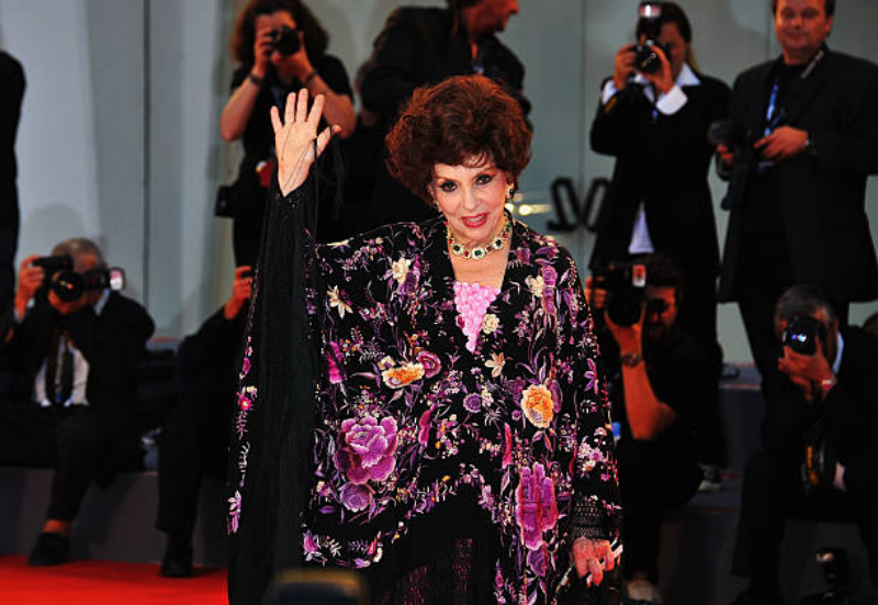 È morta Gina Lollobrigida, addio alla "Bersagliera" del cinema italiano