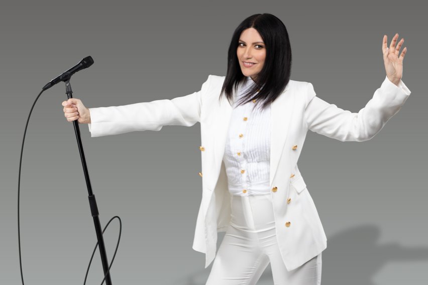 Laura Pausini, due concerti per festeggiare 30 anni di carriera
