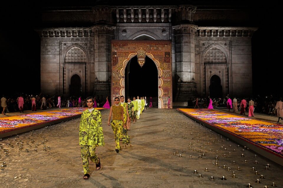 Dior, la sfilata Pre-Fall 2023 a Mumbai