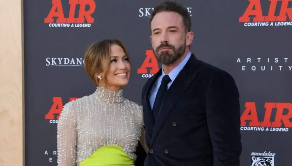 Jennifer Lopez and Ben Affleck, the looks at the premiere of "Air"