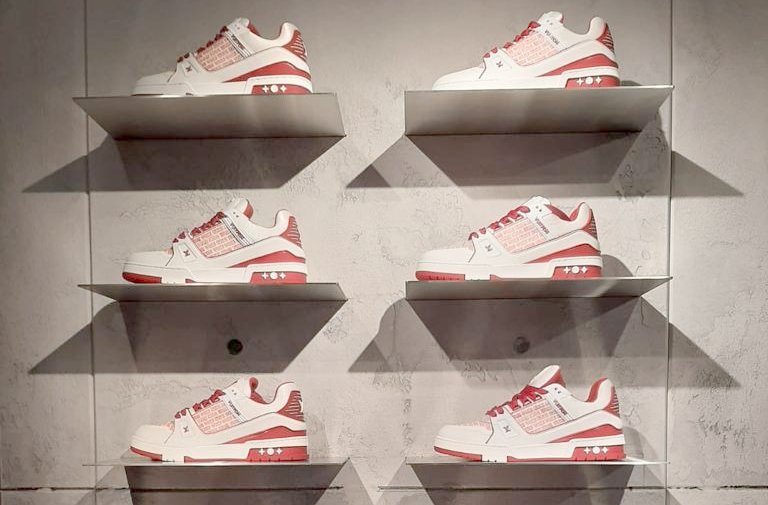 "White Canvas", a Milano in mostra le sneakers di Abloh