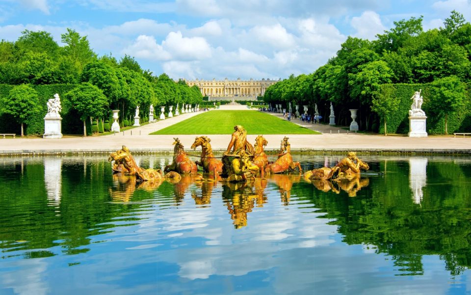 Jacquemus sfila il 26 giugno a Versailles